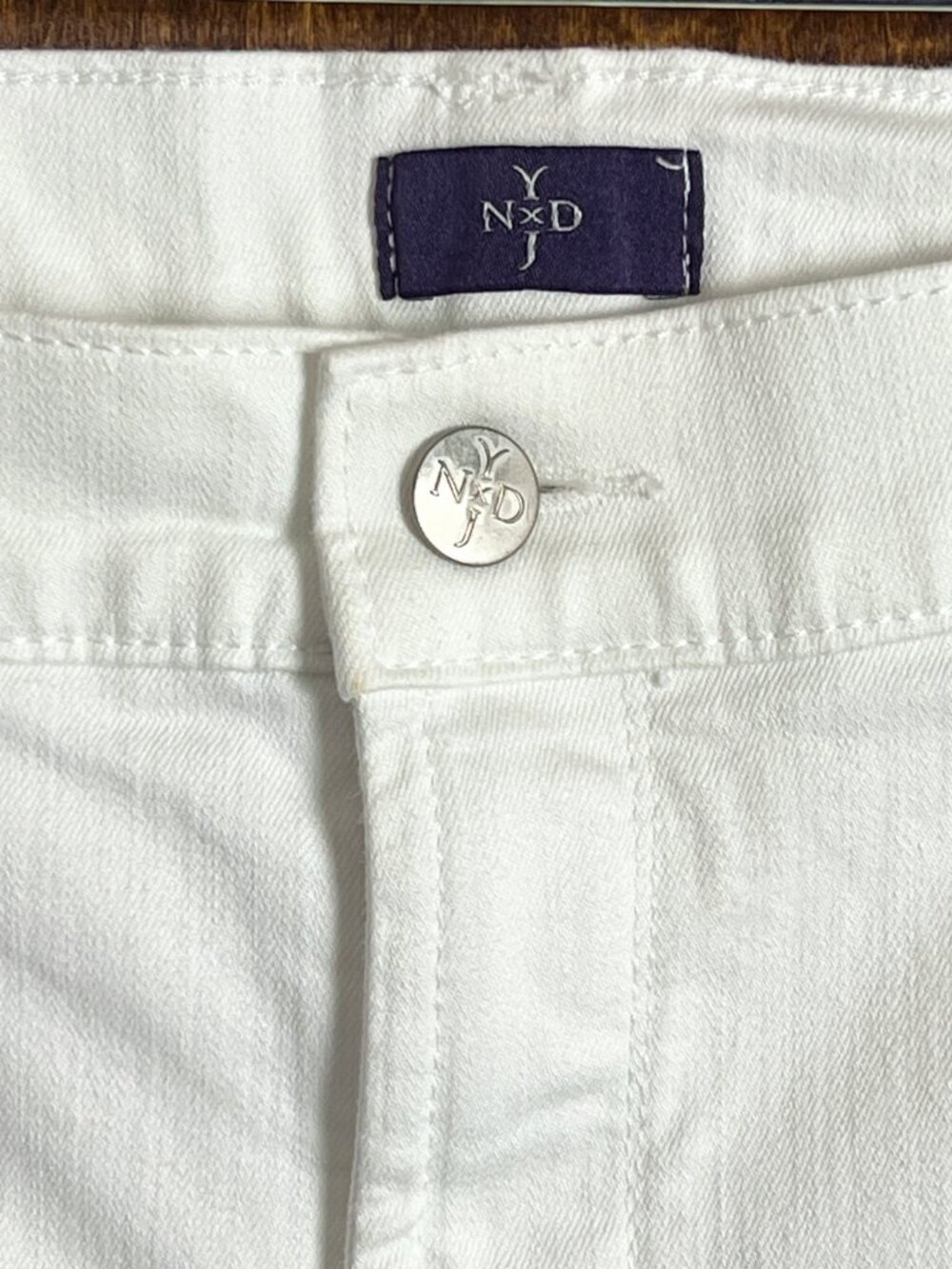 NYDJ White Crop Pants Lift and Tuck Technology Stretch Size 12 Like New - Picture 3 of 10